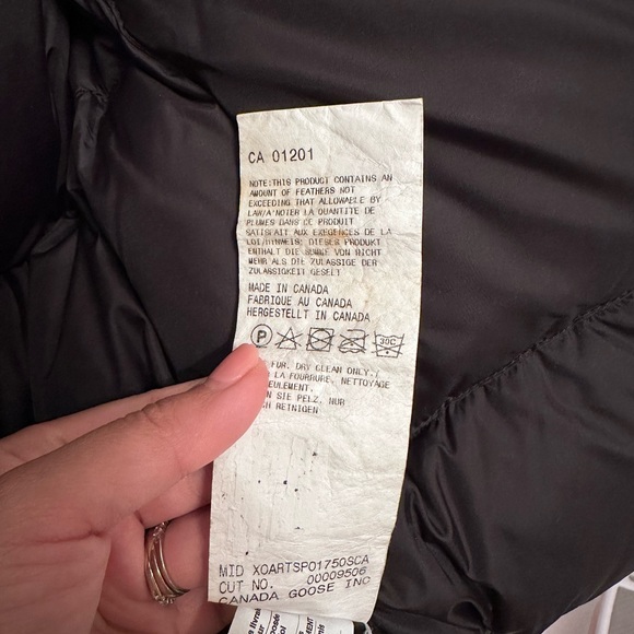 Canada Goose Chiliwack Coat, colour;Purple, size xsmall - Picture 11 of 16